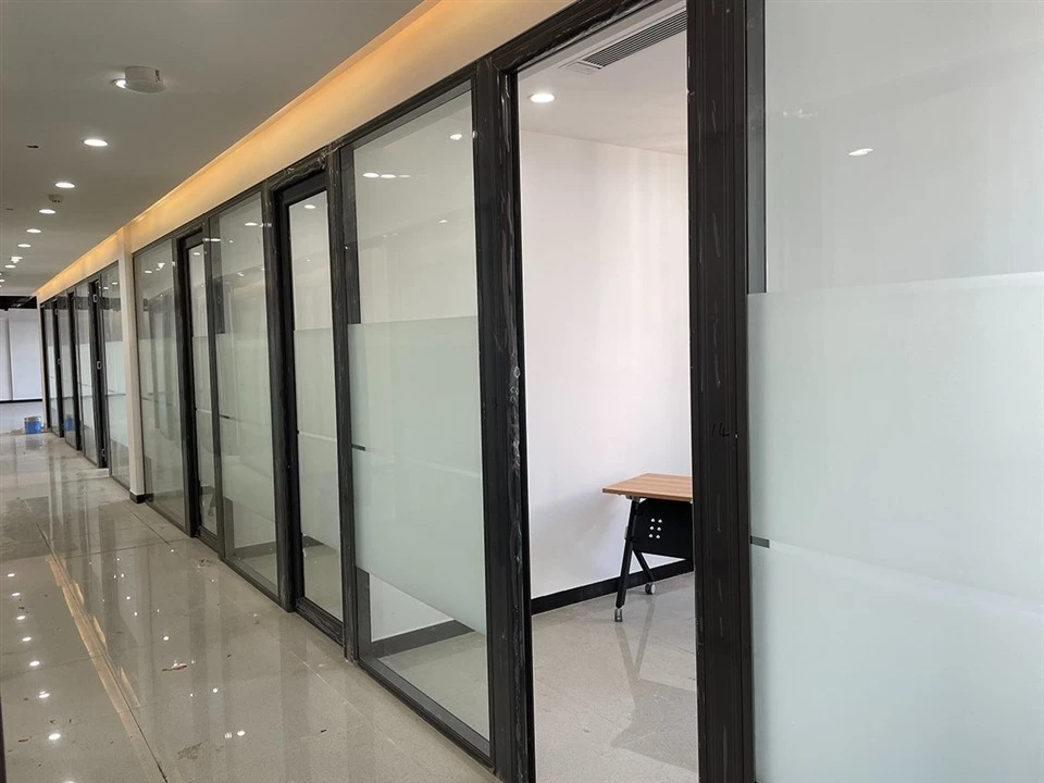 aluminum and glass partition